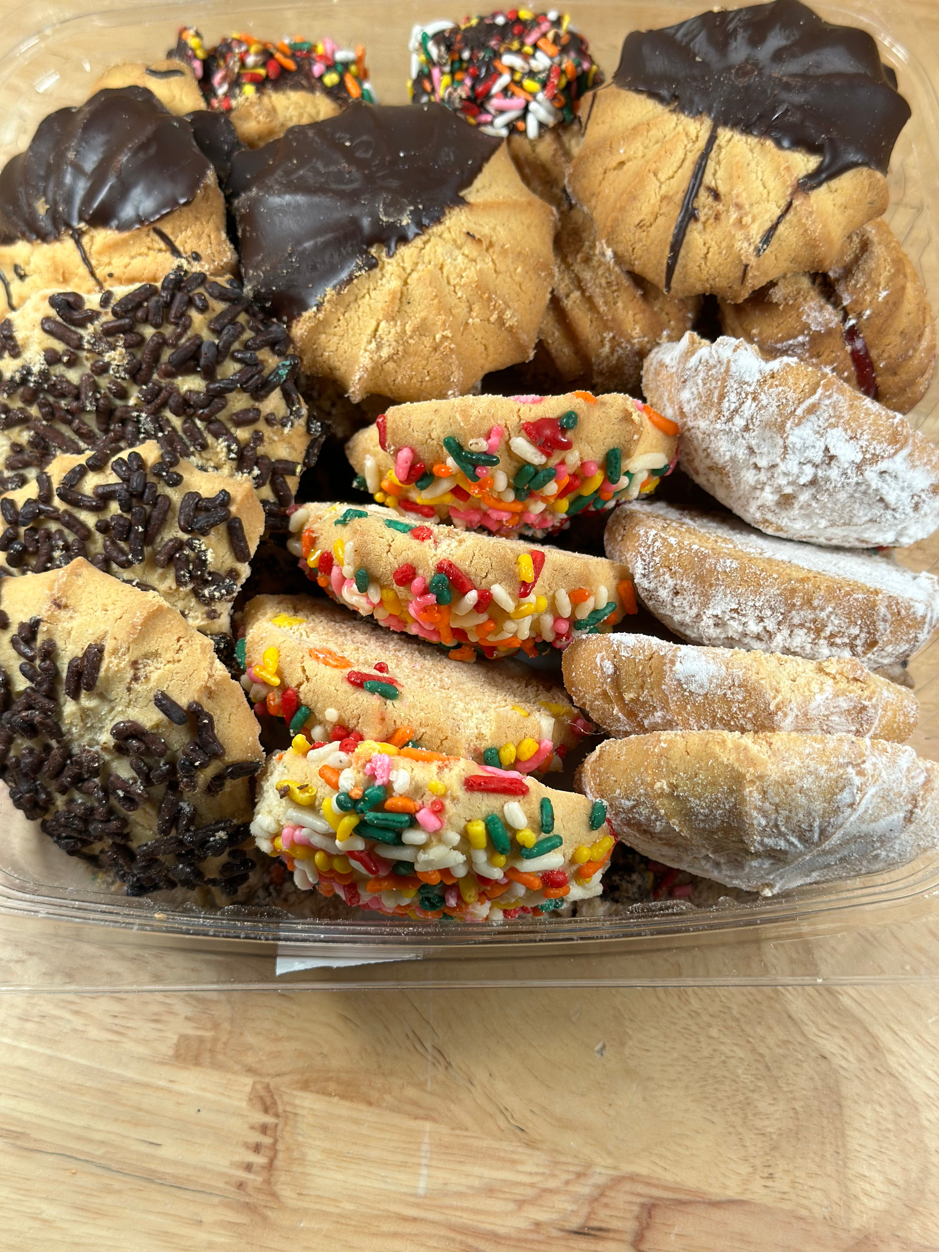 Assorted Italian Cookies ---- All handcrafted  ---- 1x pound
